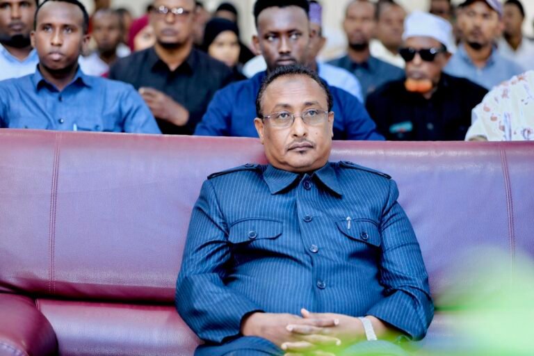 Guddoomiye Muungaab oo guddoomiyay Shir arrimo muhiim ah looga hadlay?