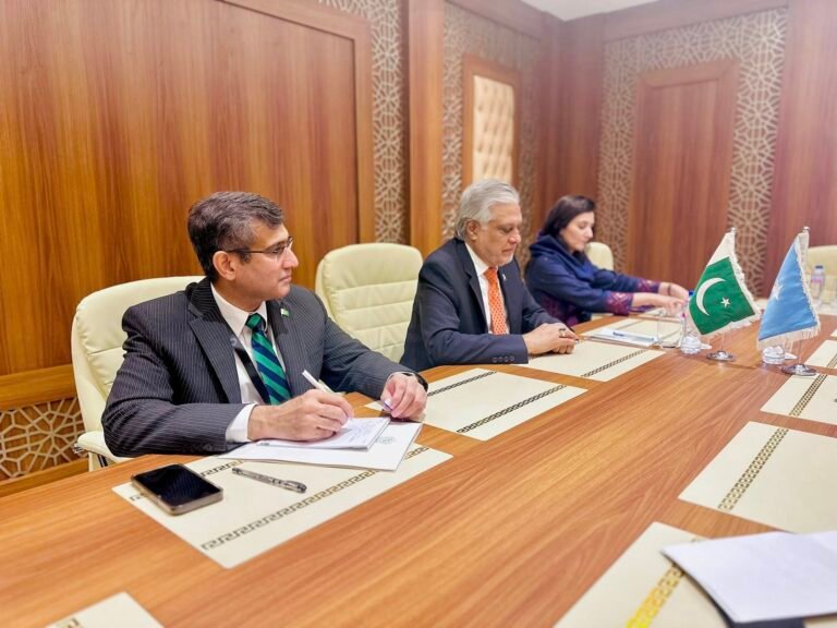 Discusses Strengthening Ties with Pakistan Deputy PM
