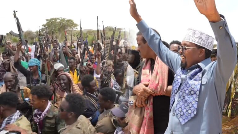 {DAAWO MUUQAALKA} Abgaal iyo DFS oo isku dhaar saday Dagaalka AS ee Sh/dhaxe