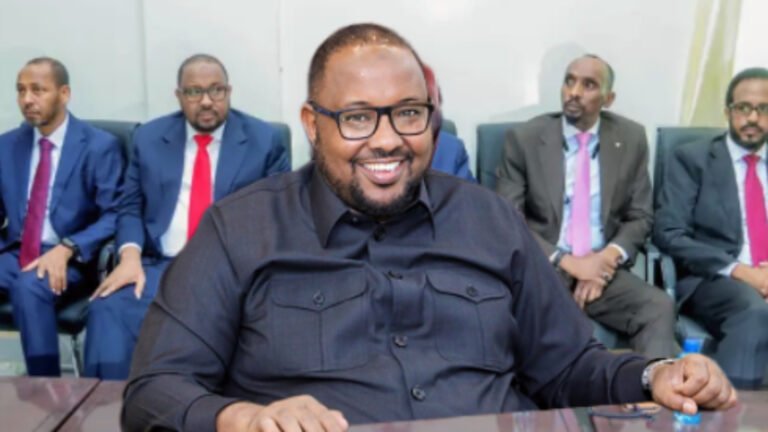 {DAAWO MUQAALKA}  Degdeg: Firdhiye oo afar musharrax kaga guuleystay xilka madaxtinimada maamulka Waqooyi-Bari