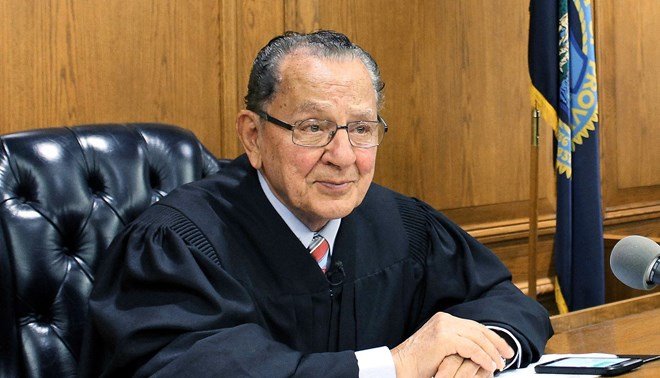 Frank Caprio oo loo yaqaanay oo geeriyooday.