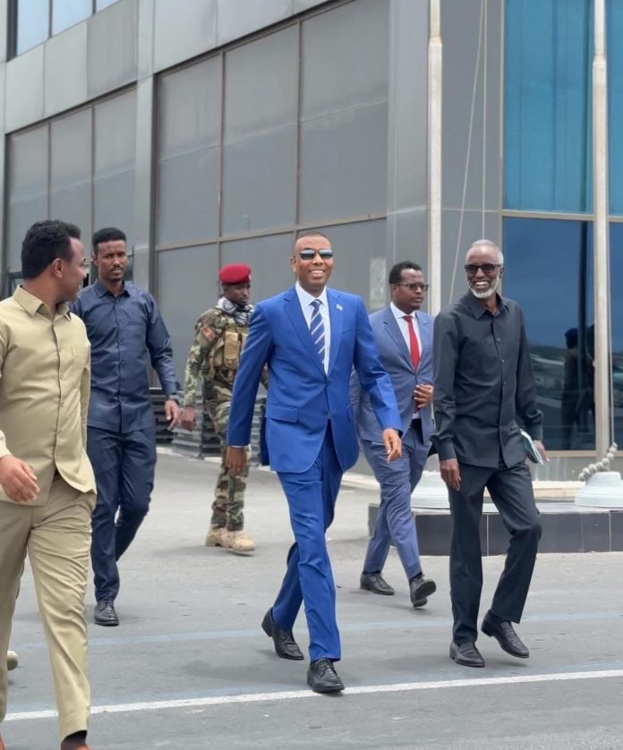 Ra’iisul wasaare Xamze oo safar ugu ambabaxay dalka Shiinaha?