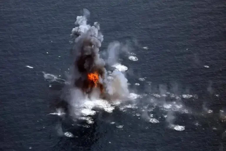 Iiran oo markii ugu horraysay tijaabisay awoodda ciidankeeda badda kadib dagaalkii ay dhawaan la gashay israail.