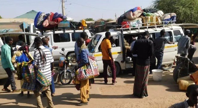 Qoysaskii ka barakacay Dagaalkii Baladxaawo oo dib ugu laabanaya guryahooda