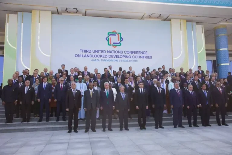 Maxeey Soomaaliya uga qayb gashay Shirka dalalka aan badaha laheeyn.?