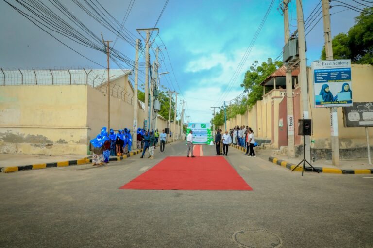 {DAAWO SAWIRADA} Dhismaha Wado laga dhisay Muqdisho oo xariga laga jaray.