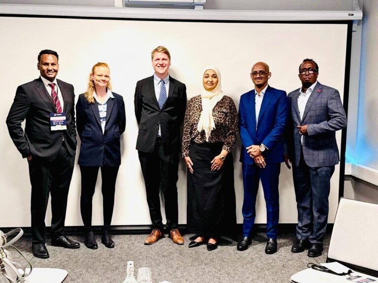 Wasiirka Qoyska Soomaaliya oo la kulantay Wasiirka Hormarinta Caalamiga ah ee Norway.