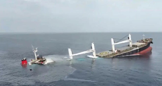 Xuutiyiinta oo weerar kuqaday markab  ganacsi oo Soomaaliya geeyay gargaar cunto