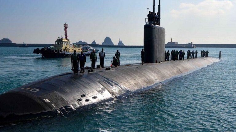 Mareykanka oo labo Markab oo kuwa nukliyeerka Xambaaro Geynaayo Meel u dhaw Ruushka.