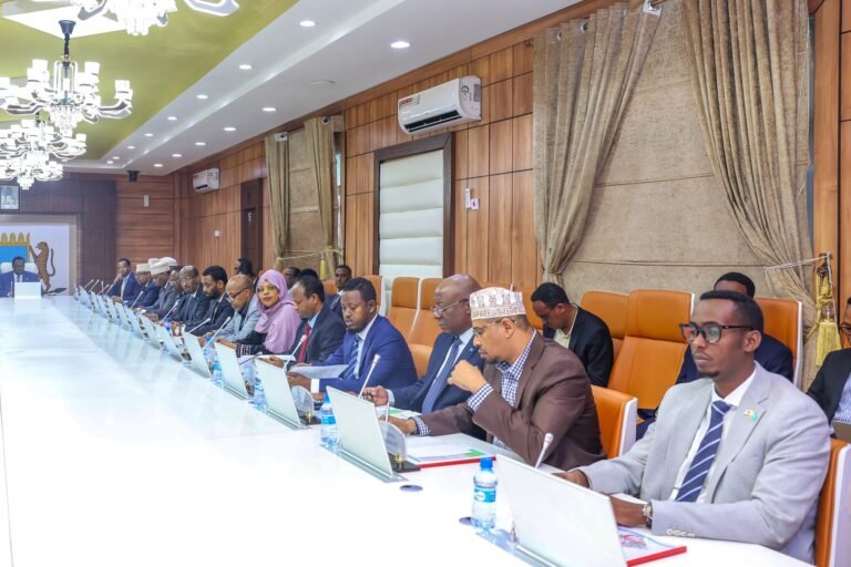 {DAAWO SAWIRADA }Golaha Wasiirrada XJFS oo maanta yeeshay kulankoodii toddobaadlaha ahaa.