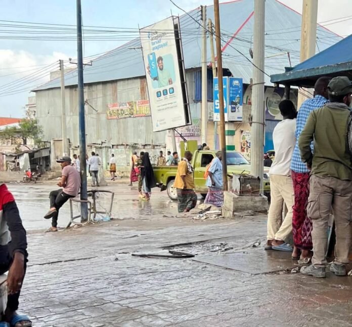 DFS oo  xirtay Suuqa Siinaay iyo Barakac hor leh oo halkaas socda.