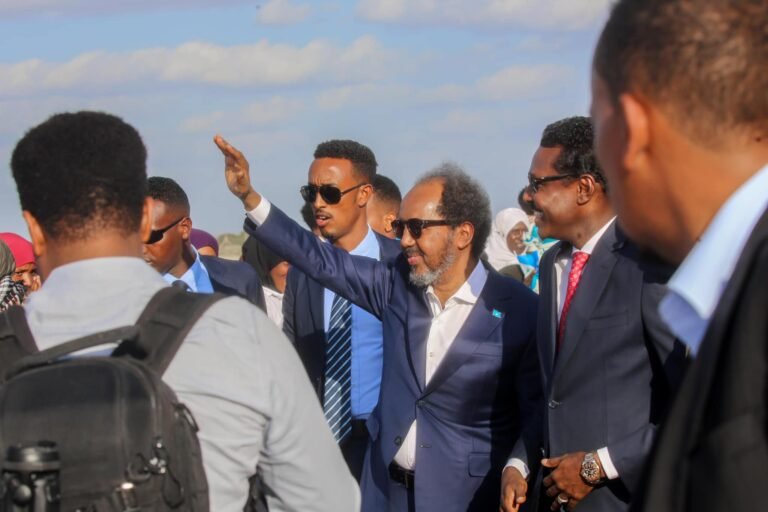 Madaxweyne Xasan Shiikh oo gaarey Dhuusamareeb,