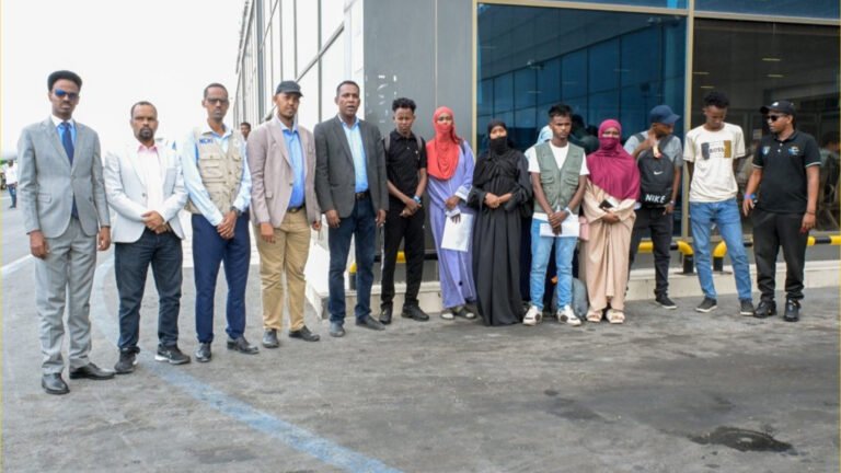 {DAAWO MUQAALKA} Arday Soomaaliyed oo Deeq Waxbarasho ka helay dalka Azerbaijan