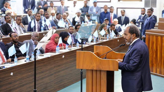 Madaxweynaha Soomaaliya oo codsaday in dib loo dhigo Furitaanka Kalfadhiga 7aad ee Baarlamaanka Soomaaliya?