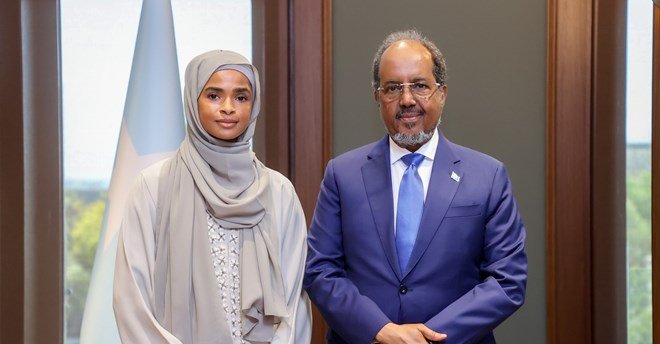 Madaxweynaha Soomaaliya oo Qaabilay Xiddigta Caalamiga ah ee Feerka, Ramla Cali?