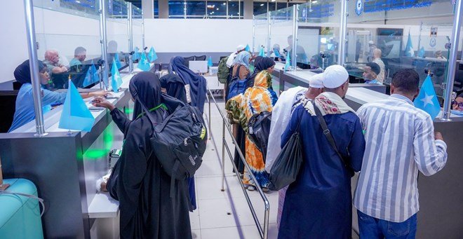 Hay’adda Socdaalka oo Qabatay Eedeysane Soomaali ah oo lagu Tuhunsan yahay Tahriibinta Dhalinyarada?