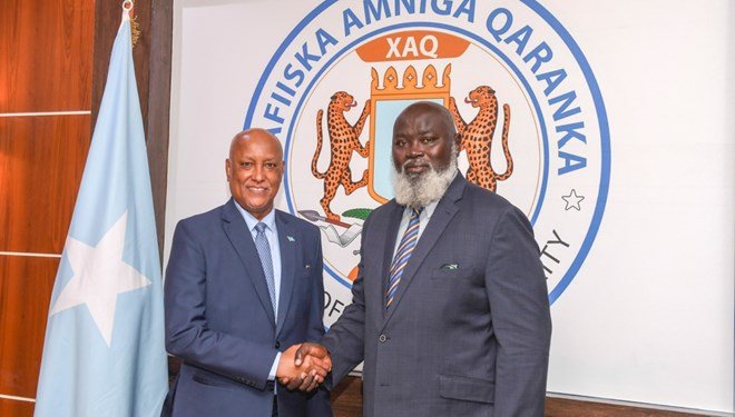 La taliyaha amniga Qaranka oo madaxda AUSSOM kala hadlay istiraatiijiyada dagaalka Kooxda AS?