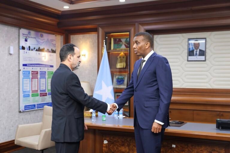 Maxay ka wada hadleen Ra’iisul wasaare Xamse iyo Safiirka Jaamacadda Carabta?