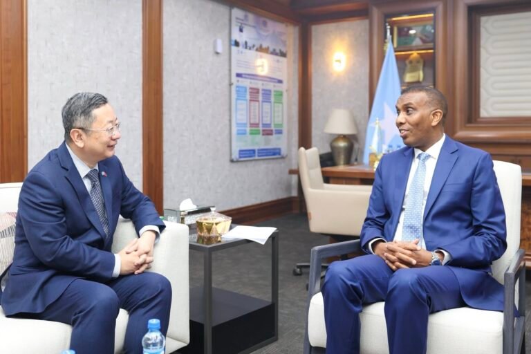 Maxay ka wada hadleen Ra’iisul wasaare Xamse iyo Safiirka Shiinaha?