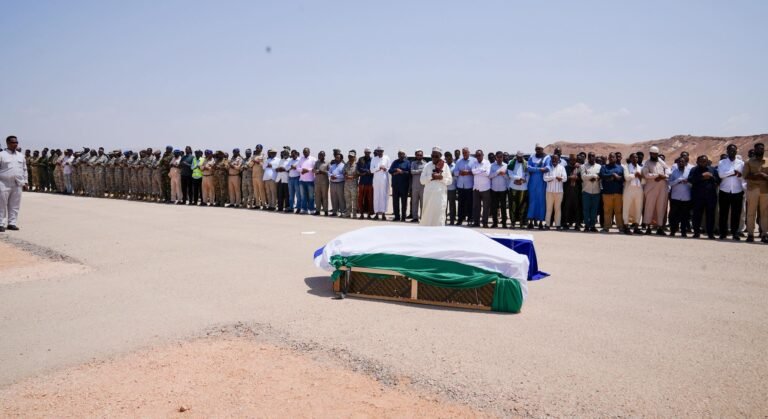 Meydka Saraakiisha shalay lagu dilay qaraxa miino oo maanta la aasayo?