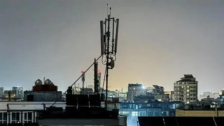 Dowladda Afgaanistaan oo Joojisay adeegga internetka.