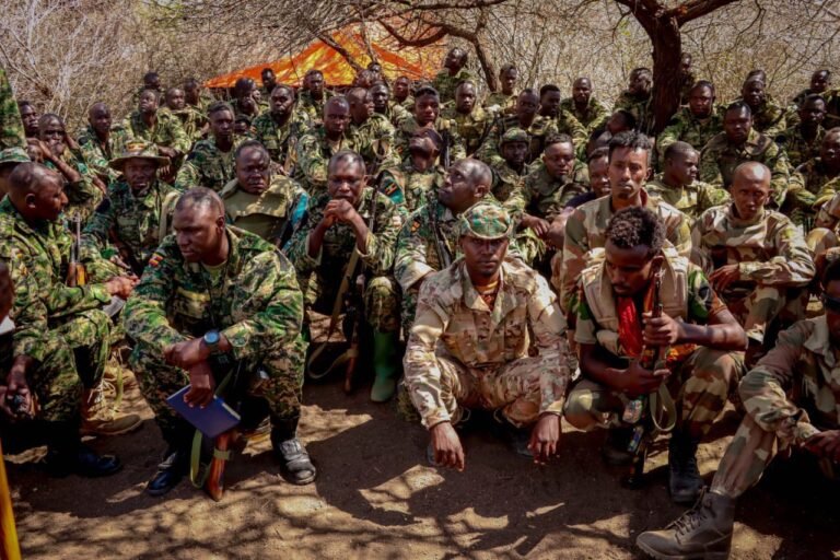 Koofur Galbeed oo Sh/hoose ka Bilaawday Dardar gilinta Dagaalka ka dhanka ah AS.