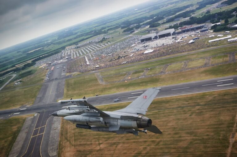 Diyaaradaha Dagaalka Ruushka oo Mar kale qal qal giliyay Hawada Dalka Denmark,