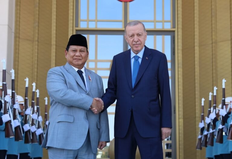 Madaxweynayaasha Turkiga iyo Indonesia oo makarafoonka laga Damiyay Markii ay Israiil,,