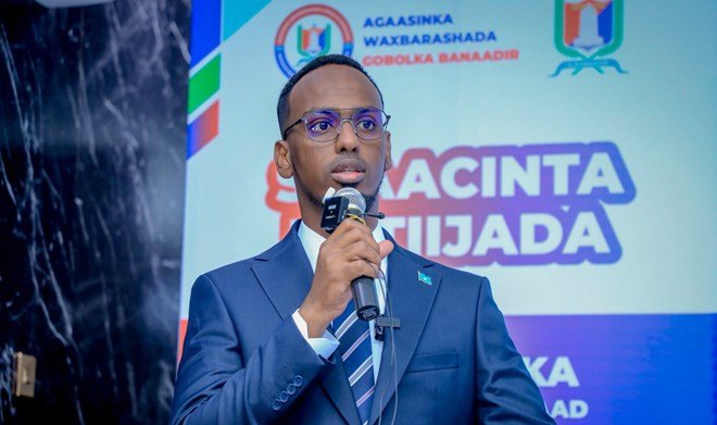 Ardayda Gobolka Banaadir oo laga Mabnuucay in aysan taleefoonnada casriga ah u qaankarin iskuulada.