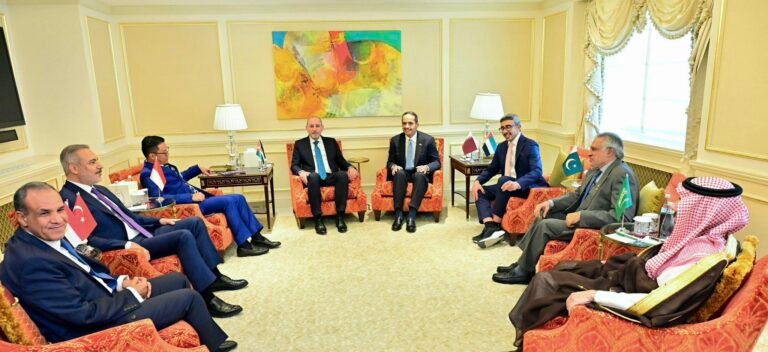 Qatar, Sacuudiga, Masar, Indonesia, Jordan, Turkiga Imaaraadka iyo Pakistaan oo sameysanaayo Ciidan mideysan.