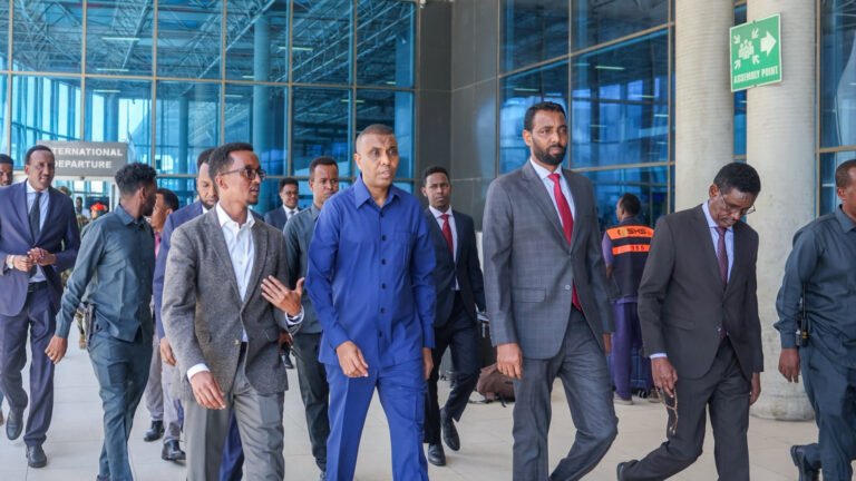 Ra’iisul wasaaraha XJFS ayaa la filayaa inuu u safro magaalada Dhuusamareeb.