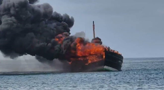 Ship carrying rice and sugar for Somali traders burns off Gujarat coast
