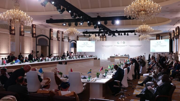 Somali FM participates in preparatory meeting for Arab-Islamic summit in Doha.
