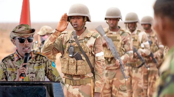 Maxeey ka badali karaan Dagaalka AS Saraakiishan qaatay tababarka Kumaandooska ee loo soo xiray Tababarka.?