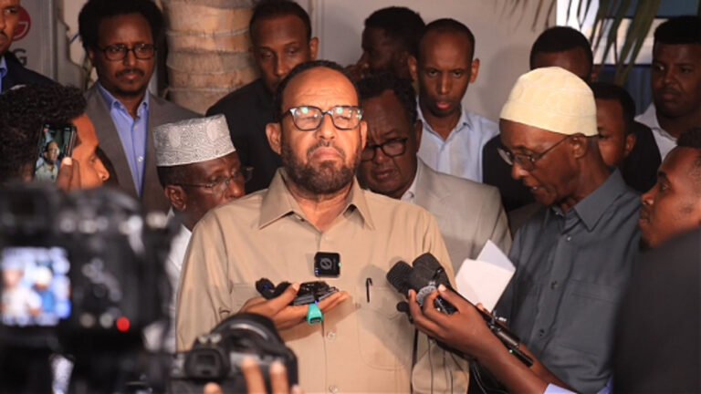 {DAAWO MUQAALKA} Xildhibaan Carab”waxa soo socda ayay hordhac u tahay arrintii galabta, arka dhaqanka Xasan Sheekh”