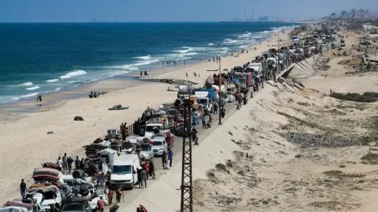 {DAAWO SAWIRADA} Qaxii ugu weynaa oo ka socda Magaalada Qasa.