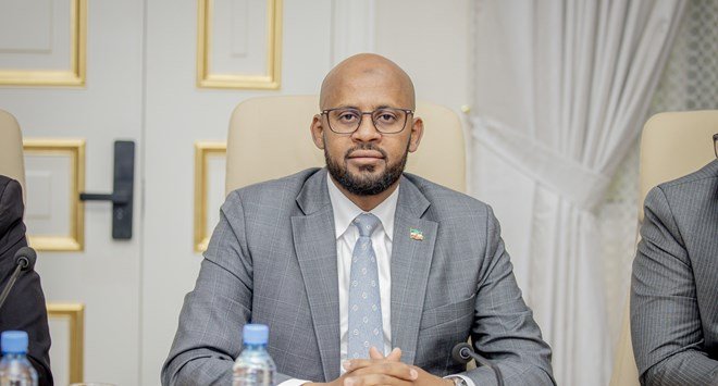 Somaliland oo sheegtay in ay xal u raadinayso caqabadaha kaga yimid fiisaha danabaysan ee Soomaaliya?