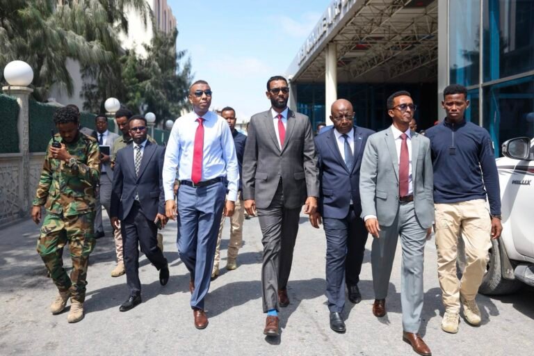 RW Xamse Waa laba maalmood oo aad u kala duwan maanta iyo 14 maalmood ka hor oo aan halkaan imid,