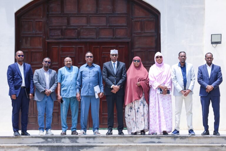 Kulanka oo ku saabsanaa  Guddiga Khayraadka Qaranka, Kaabayaasha Dhaqaalaha iyo Gaadiidka Oo kulan yeeshay