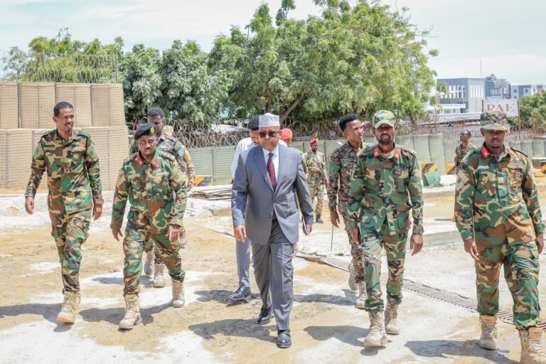 Wasiirka Gaashaandhigga Soomaaliya kormeer ku tagay Taliska Taakuleynta Ciidanka Xoogga Dalka.