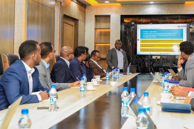 Kulan looga hadlaayay miisaaniyadda Wasaaradda Gaashaandhigga oo Muqdisho Lagu qabtay