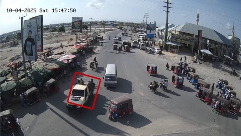 {DAAWO MUQAALKA}  Gaarigii lagu weeraray Godka Jilacoow oo la ogaaday Cida Muqdisho soo gilisay.