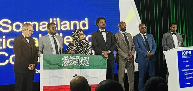 Guddida Doorashooyinka Somaliland oo ku guuleystay Abaalmarin.