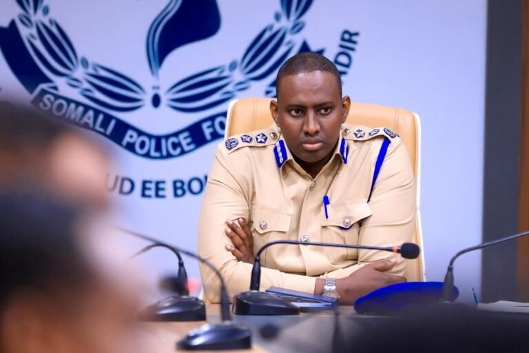 Ciidanka Booliiska oo askarta hubeysan ka mamnuucay Mootada Fekonta