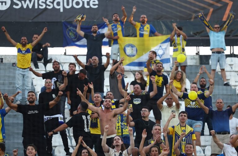 Taageerayaasha koox ka socota Israa’iil oo laga mamnuucay ciyaar ka dhacaysa Dalka UK.