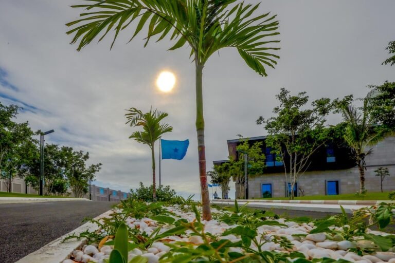 {DAAWO SAWIRADA} Madaxtooyada Soomaaliya oo lagu soo kordhiyey dhismayaal cusub oo aad U quruxbadan.