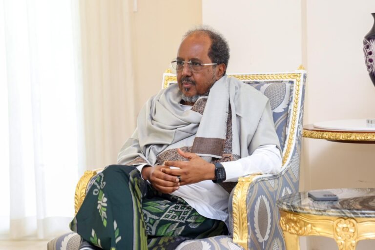 Madaxweynaha Soomaaliya Oo ka tacsiyeeyey geerida Madaxweynihii hore ee Puntland