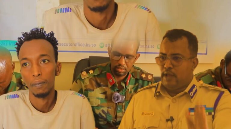 {DAAWO MUQAALKA} Maxkmada Ciidamada oo lasoo taagay Askari isbaaro Dhigtay Baladweyne