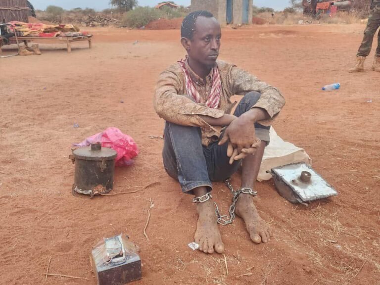 Ciidamada ammaanka oo gacanta ku dhigay Nin qorsheynayay in uu miino aaso.