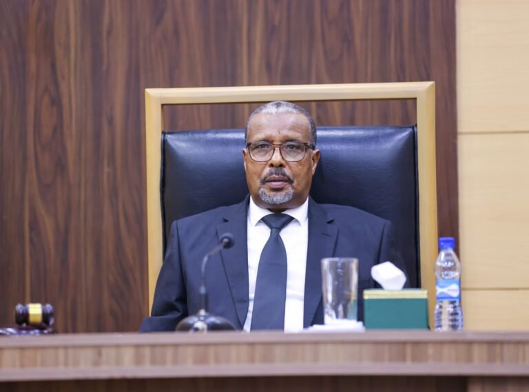 Maxaa looga Hadlay Kulankii Aqalka Sarre ee Maanta.?